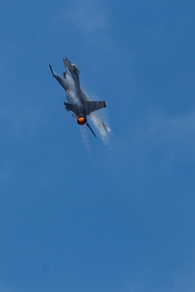 荒ぶるF16