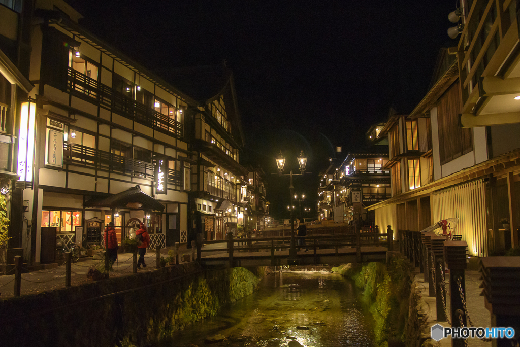 銀山温泉　山間の夜景2