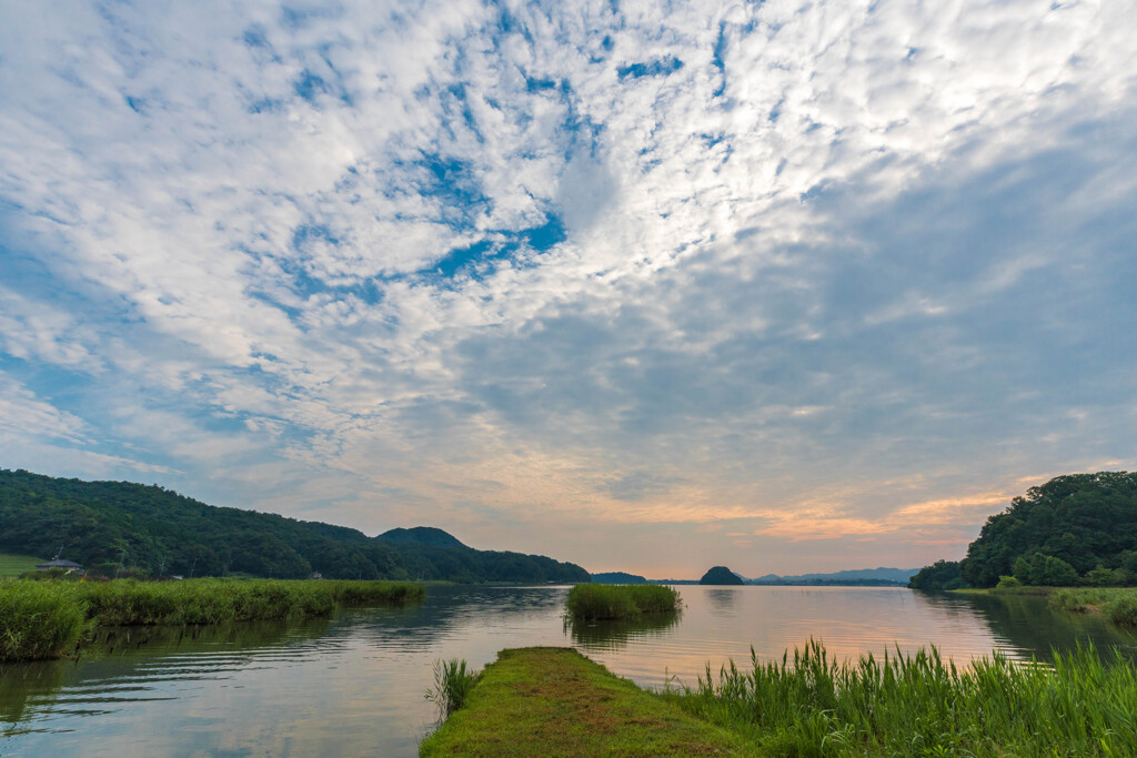 朝の風景 -湖畔-