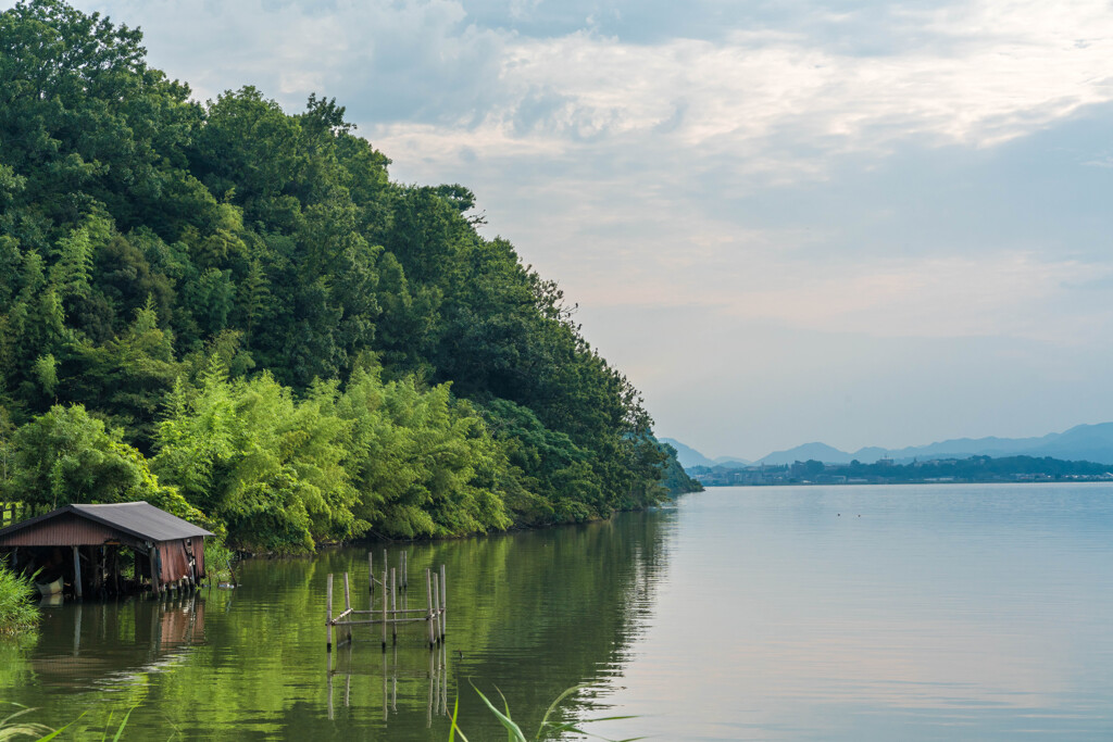 朝の風景 -湖畔-