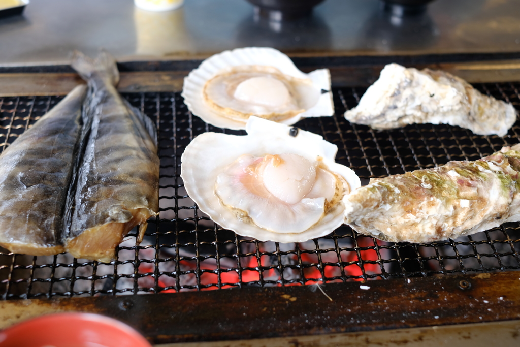 目の前で焼きながら食べる！
