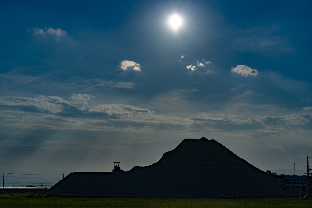 砂利山の光景