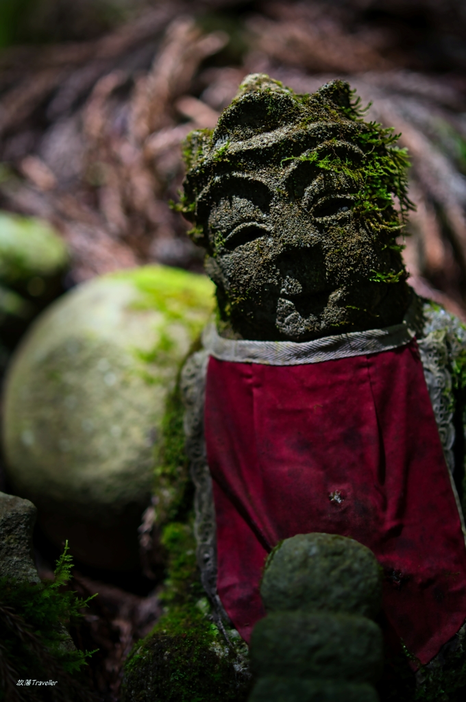 奥の院参道：石仏ポートレート
