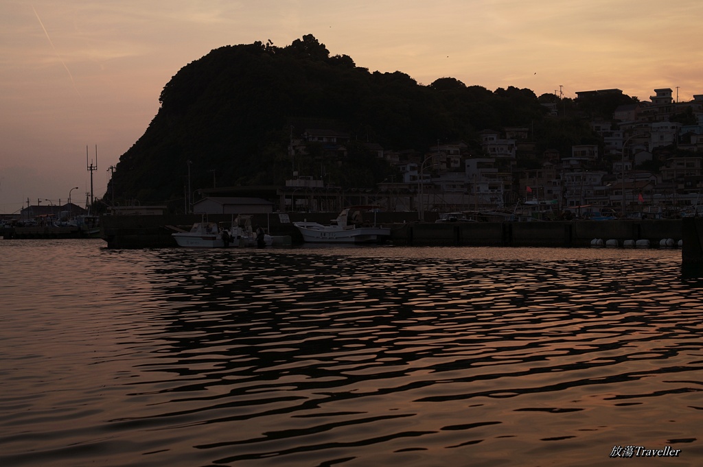 和歌浦港：水面に溶ける色彩