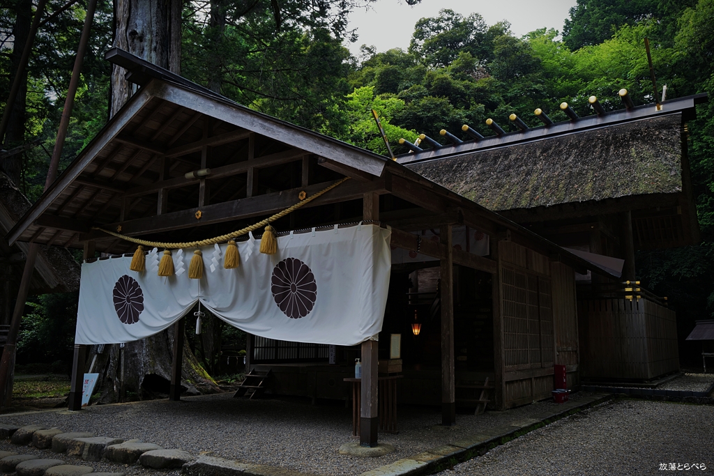 皇大神社：厳粛な空間の本殿
