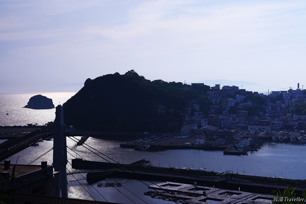 和歌浦港：眩しい漁港