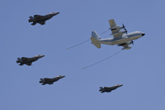 米海兵隊機の模擬空中給油