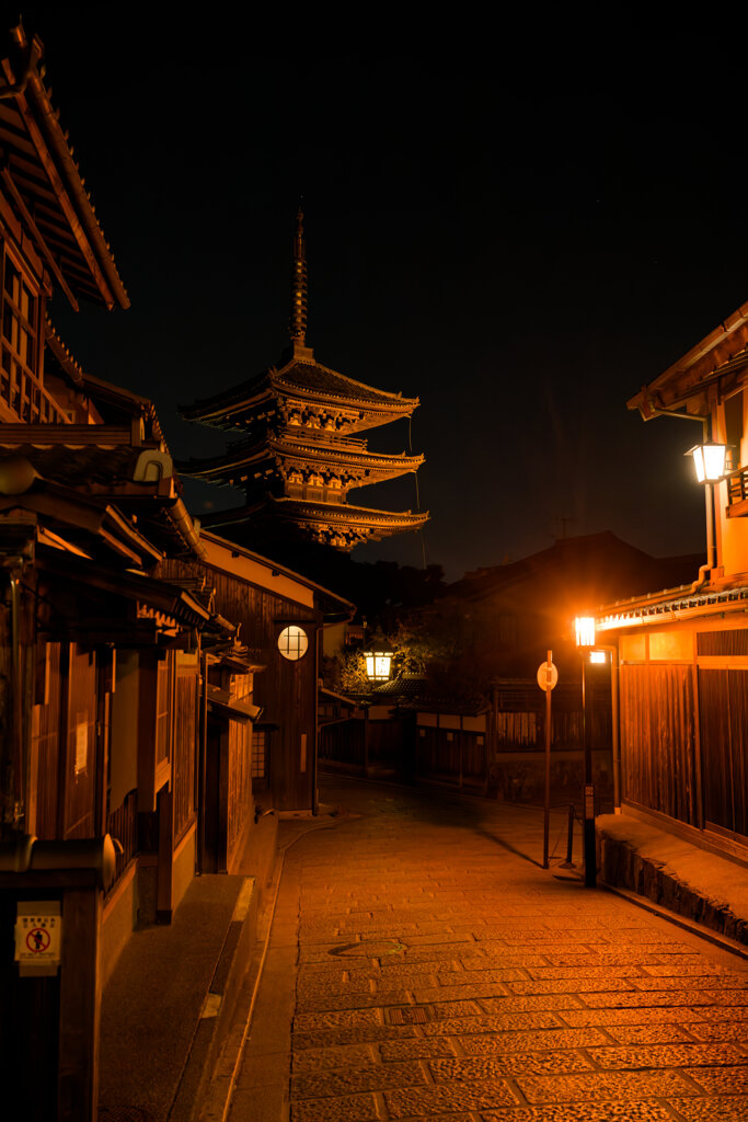 夜の八坂の塔