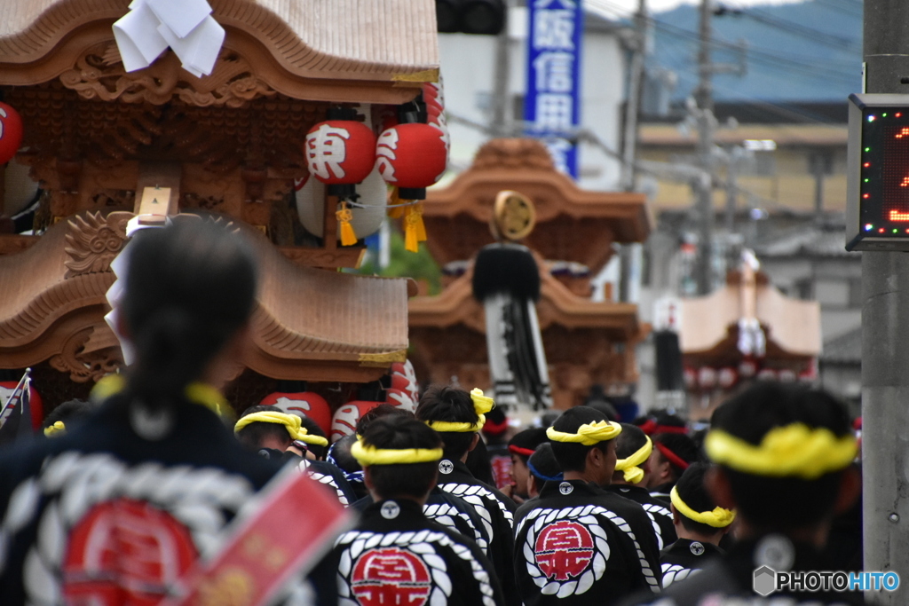 練り歩く