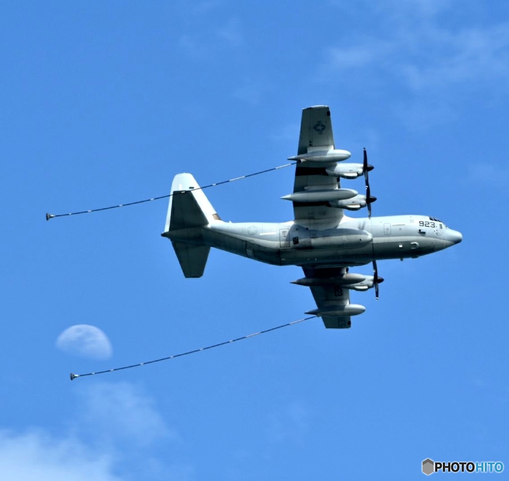 c130とお月様