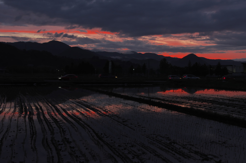 田園の夕暮れ