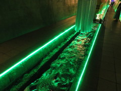高森湧水トンネル公園　緑の水路