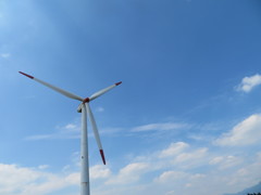 うぶやま牧場　発電風車