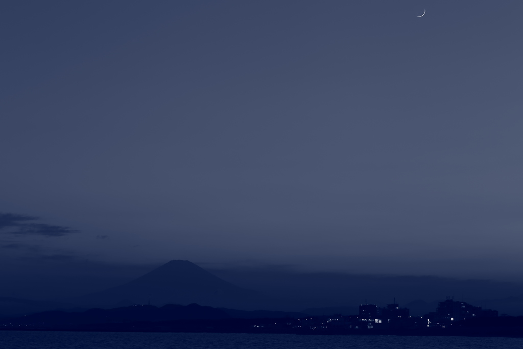 青く。