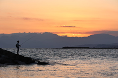 間詰の釣り人
