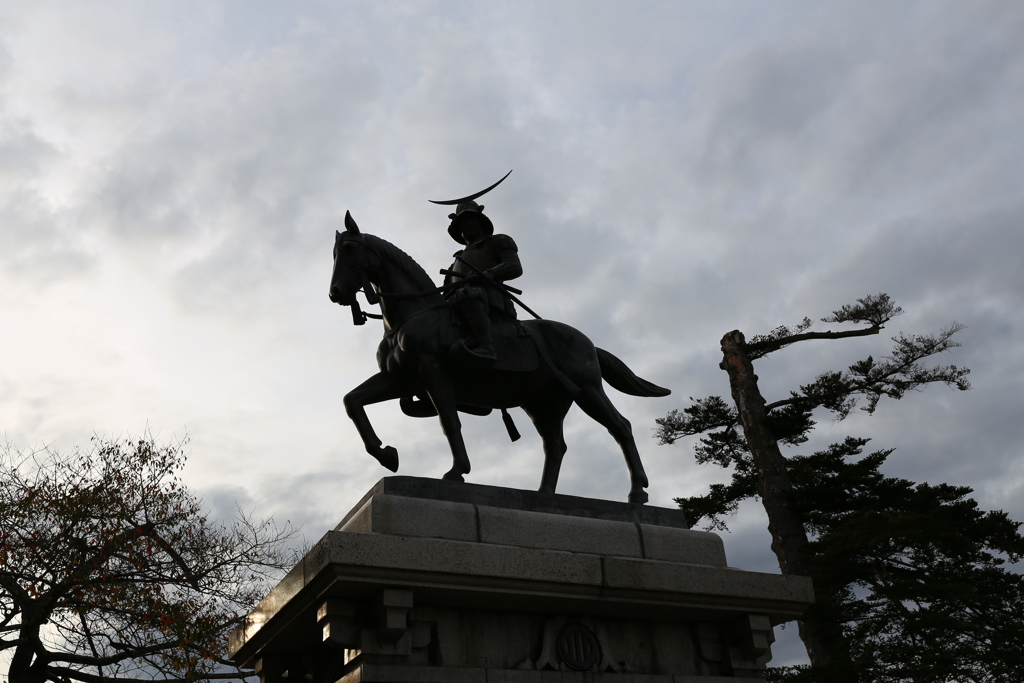 青葉城で伊達殿とあった。