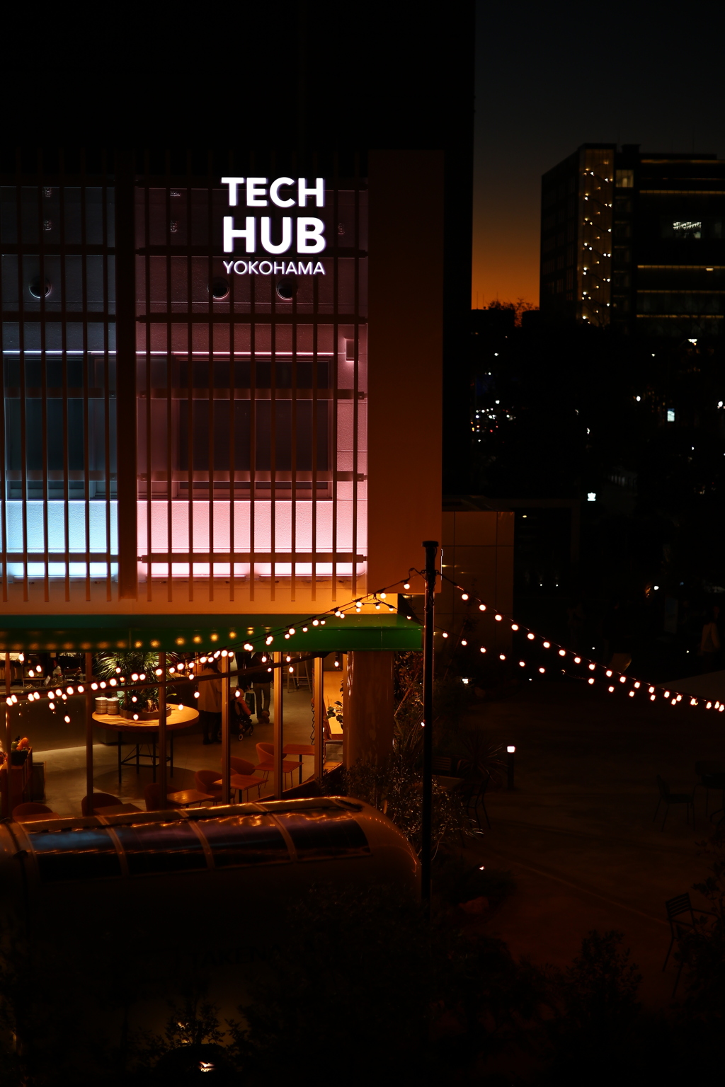 向こうの焼け空と。