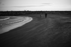 突然吹いてきた南東の風