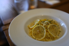 レモン、ダブルで。