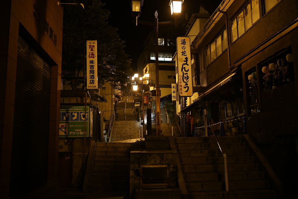 夜の石段街