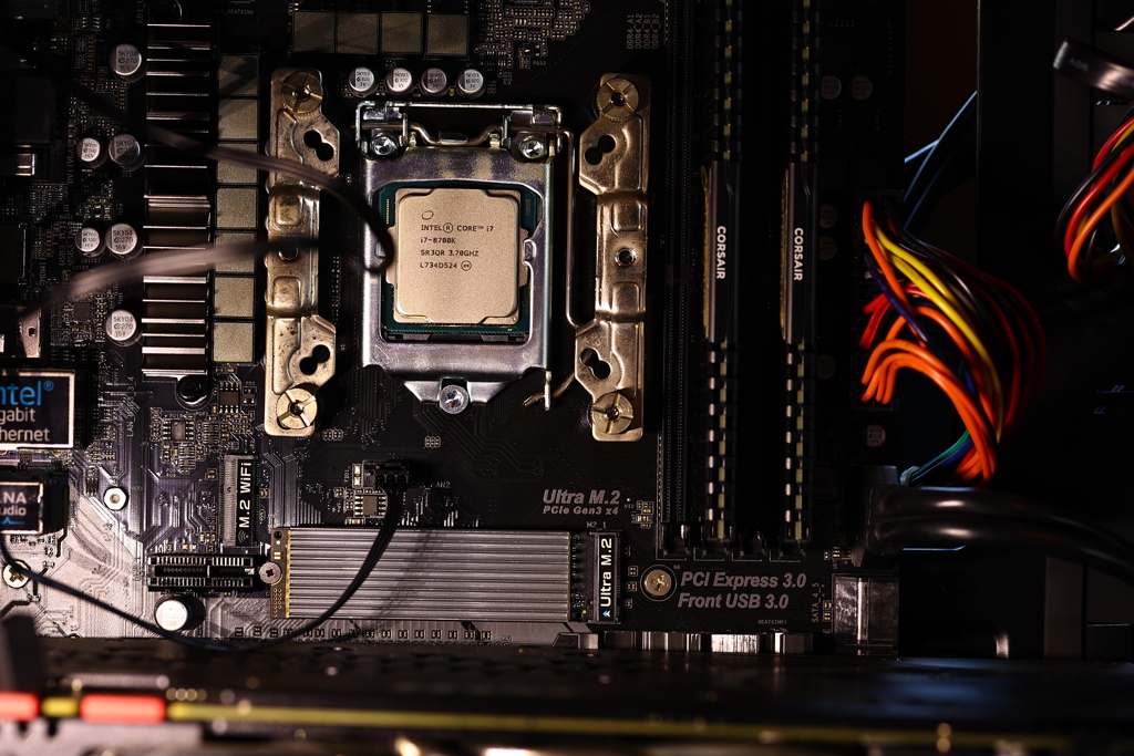 インテル入っとる。。。