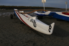 見慣れぬアウトリガー艇