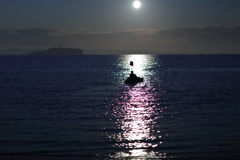 漕ぎ出した小舟