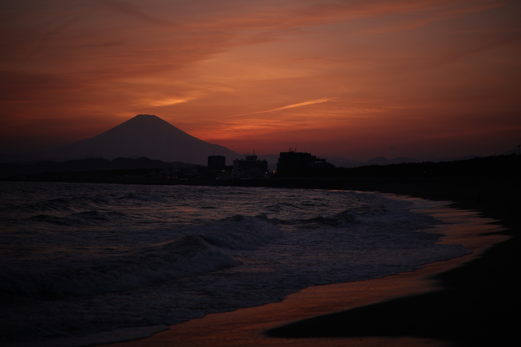 春風と焼けた空