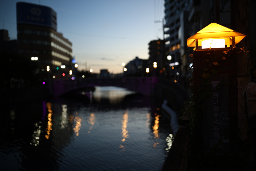 日が暮れる