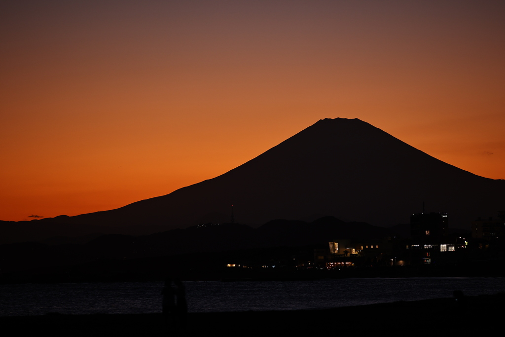 秋色の空と富士の影①