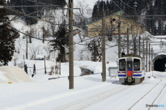 トンネルに向かって