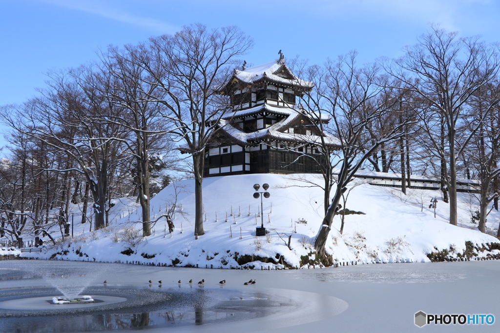 湖畔の城