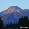 名峰の夜明け