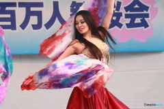 華やかに