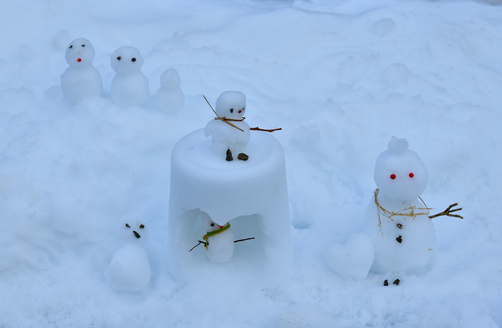 雪だるま群