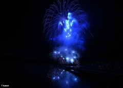 余呉湖の花火❹