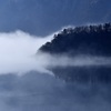 霧の本栖湖