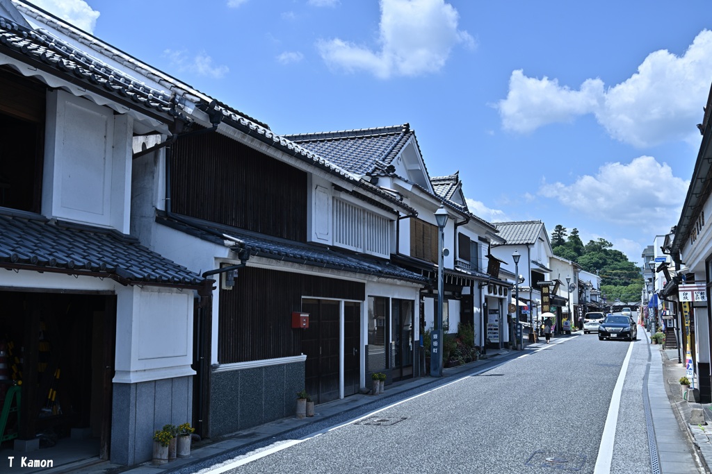 白壁の街並み