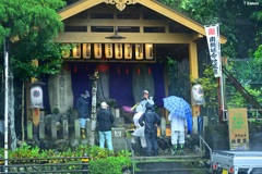 祭り準備の雨