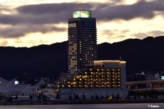 港のホテル