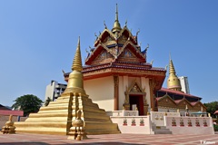 タイと中国様式が交わる仏教寺院②