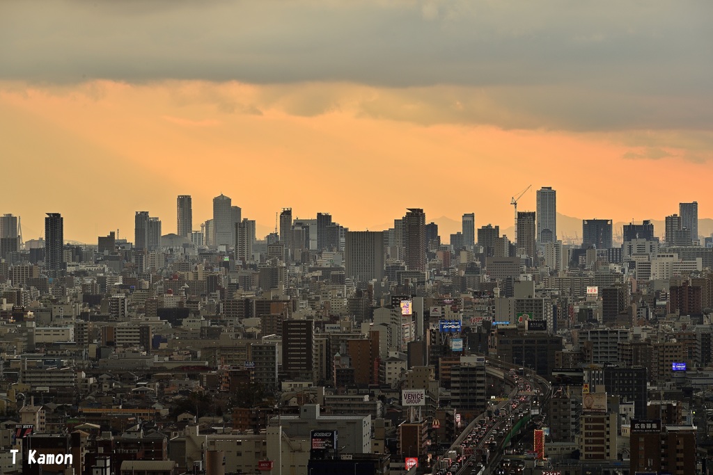 大阪ビル群の夕景