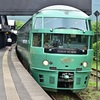 緑色の素敵な列車