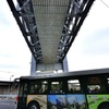 バスと橋