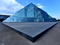 ガラスのピラミッド "HIDAMARI"③