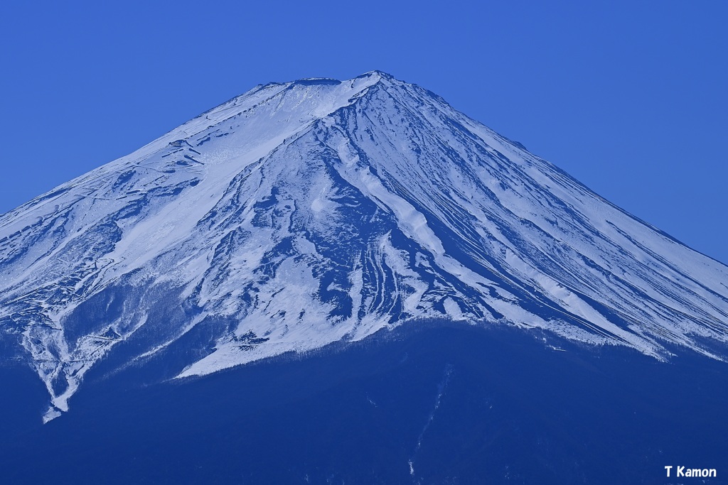 河口湖大橋の上から見た山