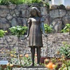 アンネ・フランク像