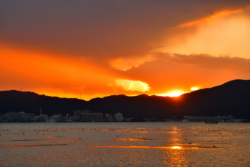 びわ湖の夕日