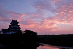 一夜城の夜明け