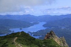 磐梯山山頂から見下ろす桧原湖